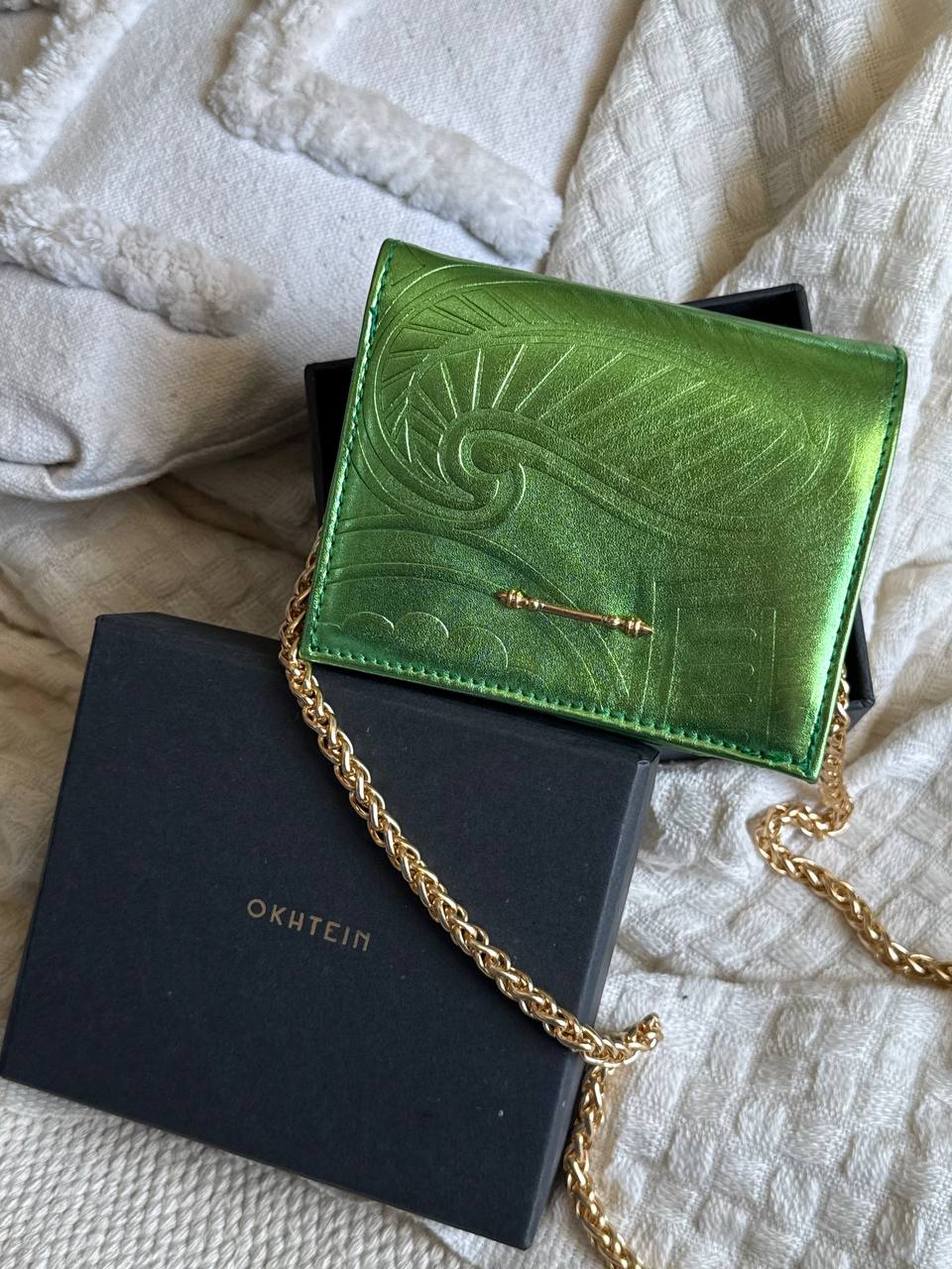 Wallet on chain Okhtein  with box