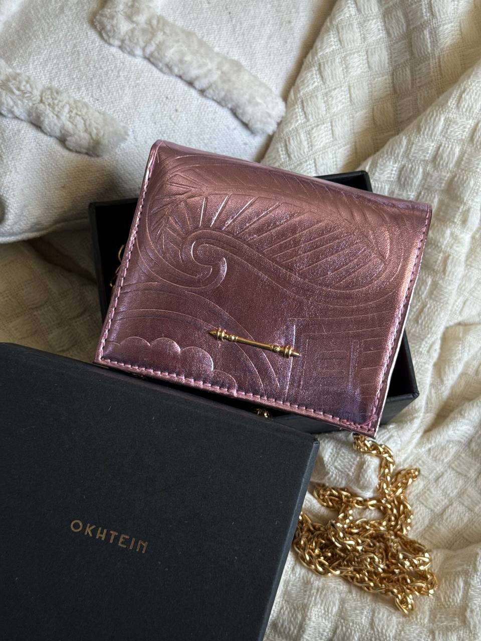 Wallet on chain Okhtein  with box