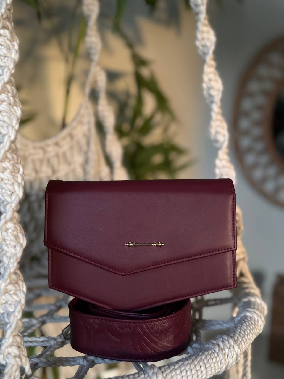 Okhtein cross bag