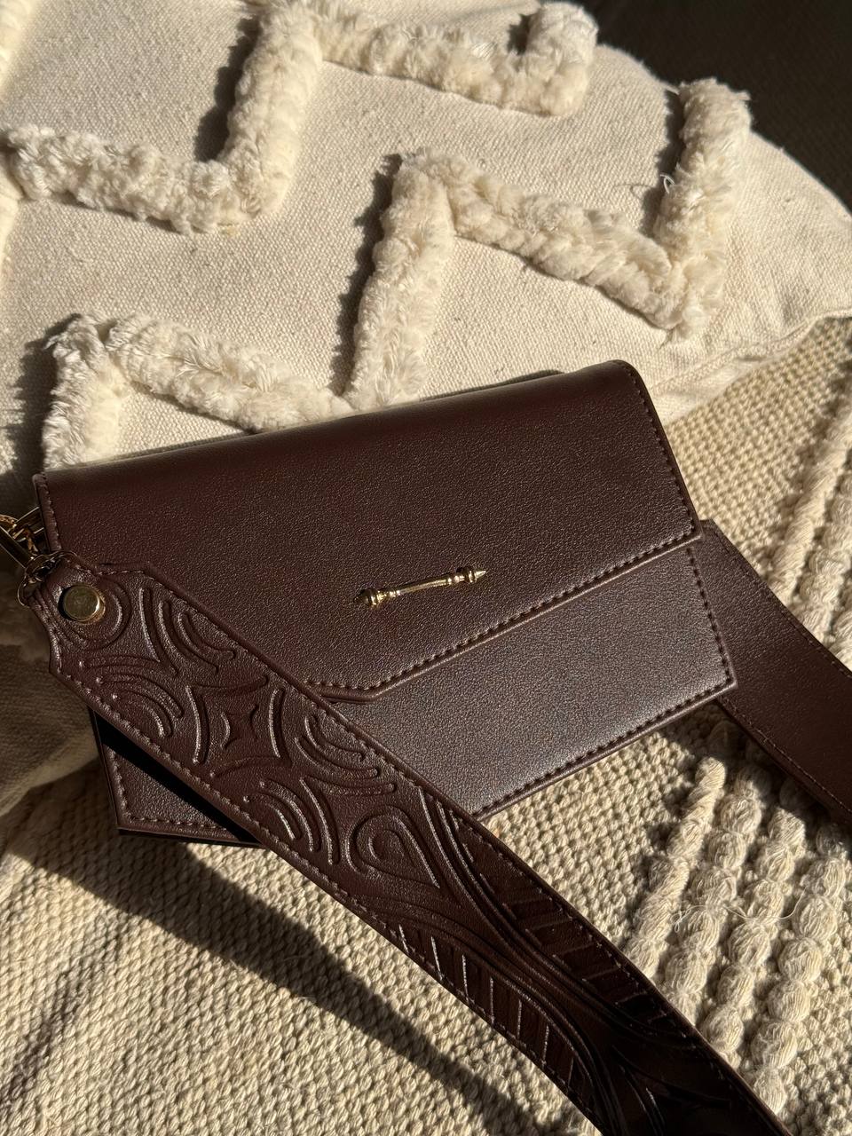 Okhtein cross bag