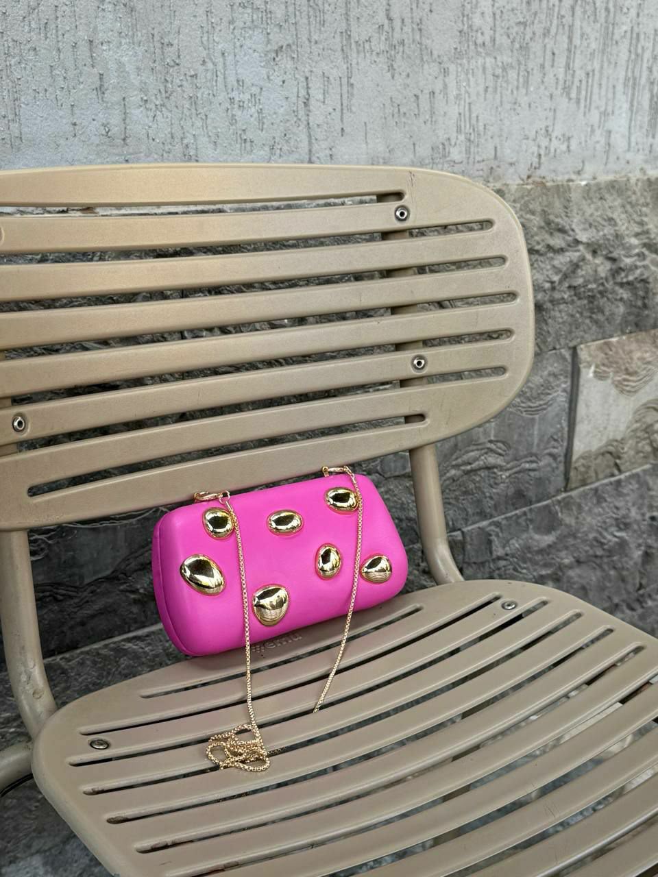 Dots clutch