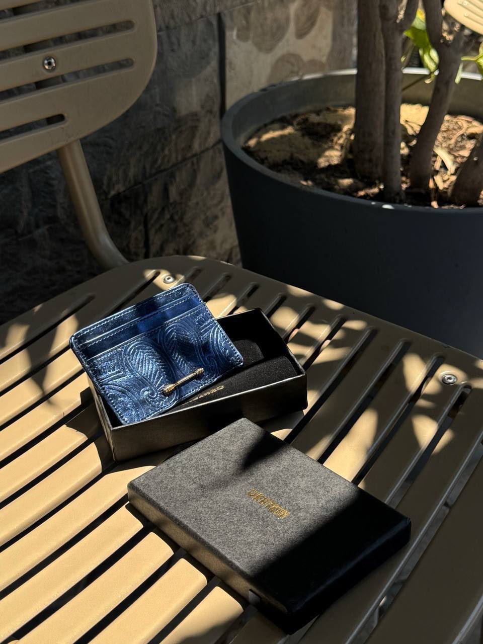 Card holder okhtein