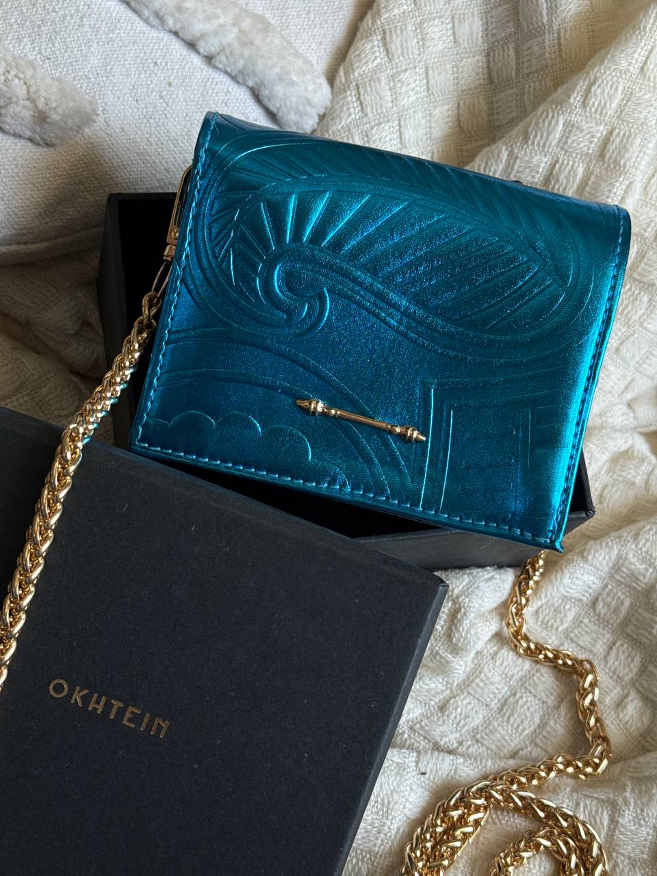 Wallet on chain Okhtein  with box
